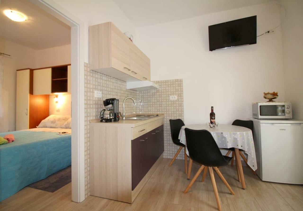 Apartment Noemi In City Center Poreč Eksteriør billede