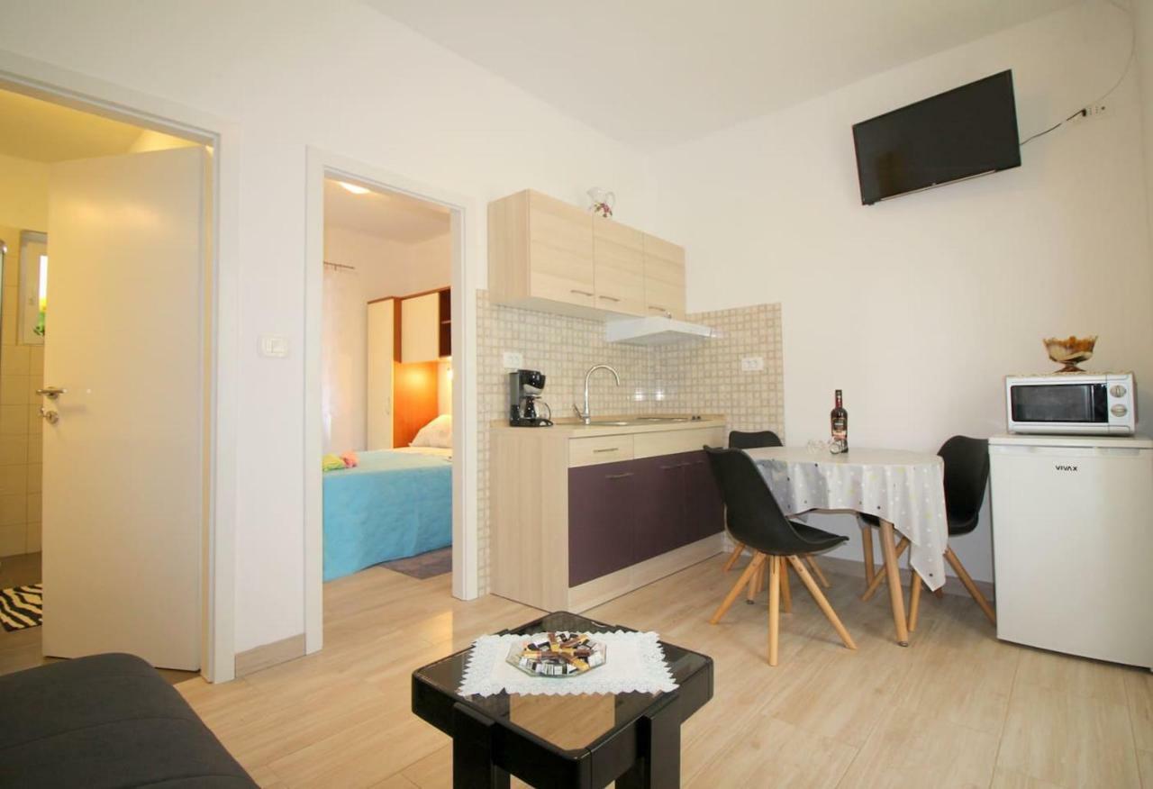 Apartment Noemi In City Center Poreč Eksteriør billede